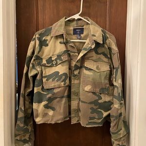 Forever 21 camo cropped jacket